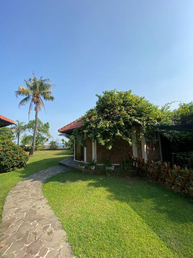 Jepara Marina Beach Bungalows Екстериор снимка